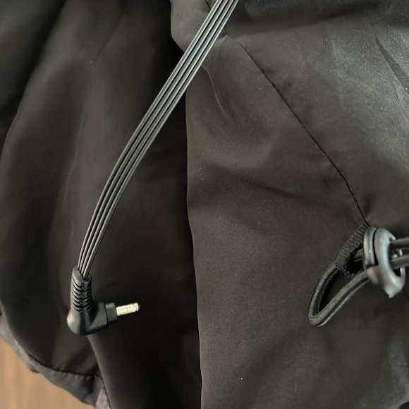 Heated vest w/ heated hood - Picture 3 of 4